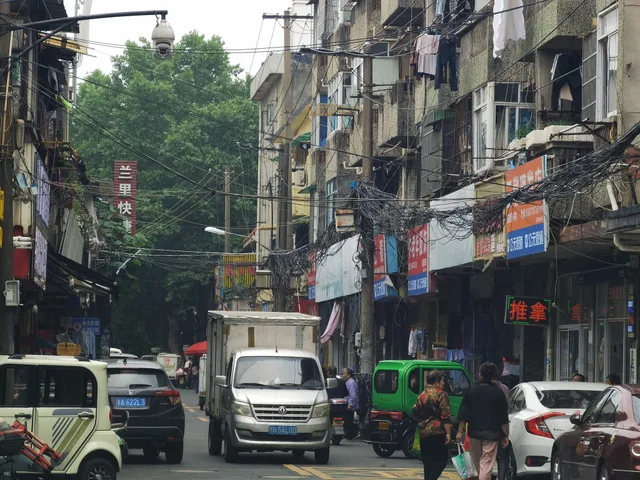 庙前街的老人们 图像 1