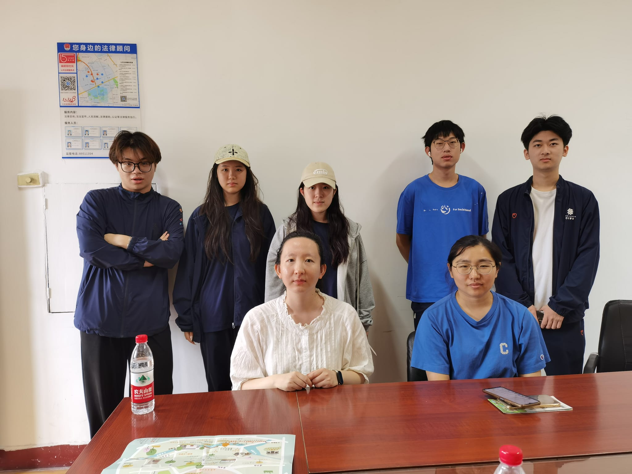 庙前街的老人们 图像 3